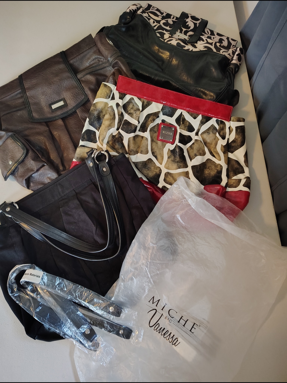 MICHE BUNDLE! Black Miche Bag With 3 Covers And Extra Straps!